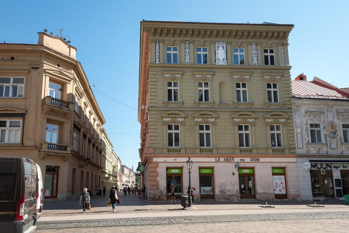 Kosice - Centrum, Apartman Urban Tower Lägenhet Exteriör bild